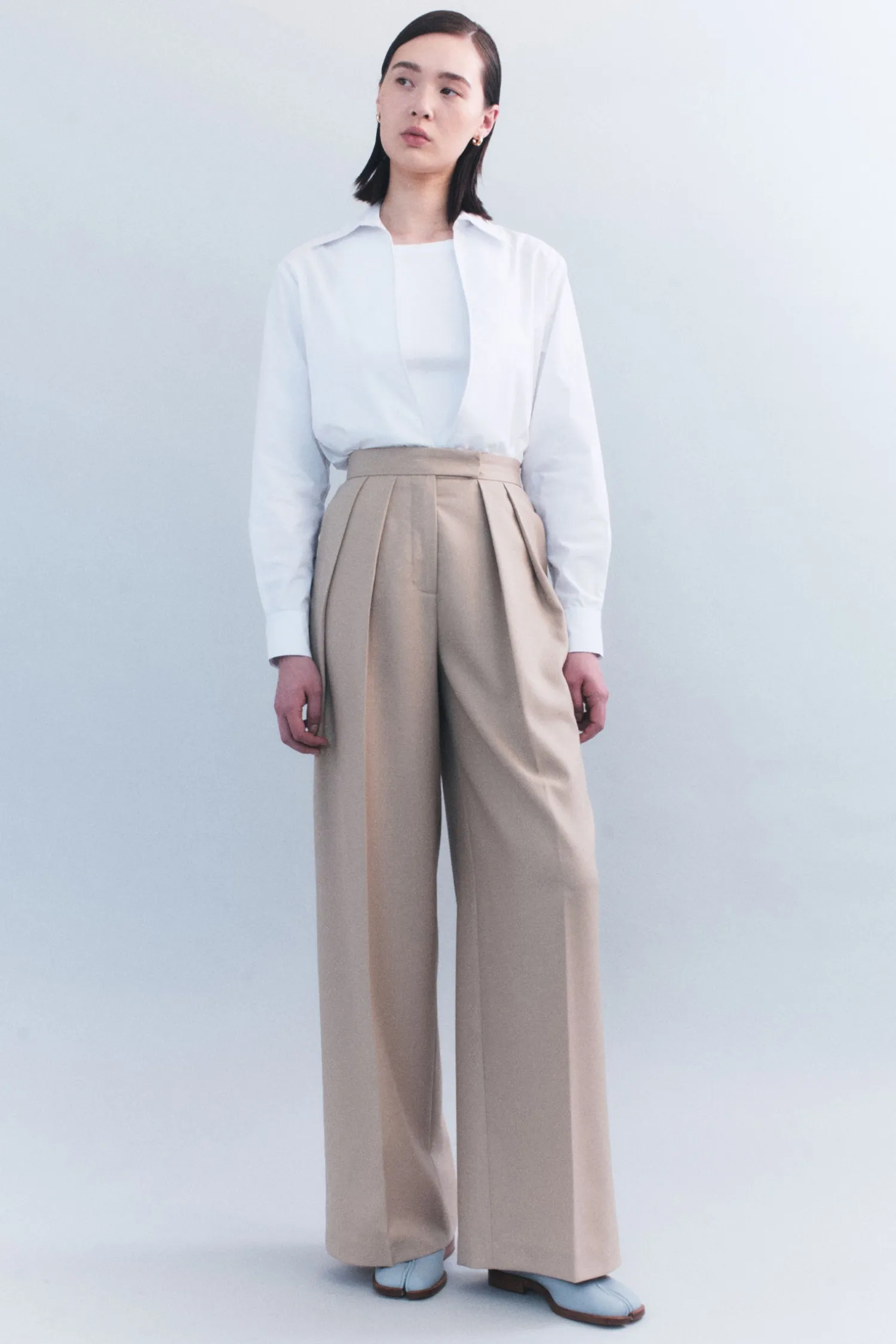 Fashion COURTNEY ZHENG HAINES POPLIN FRONT SLIT SHIRT White